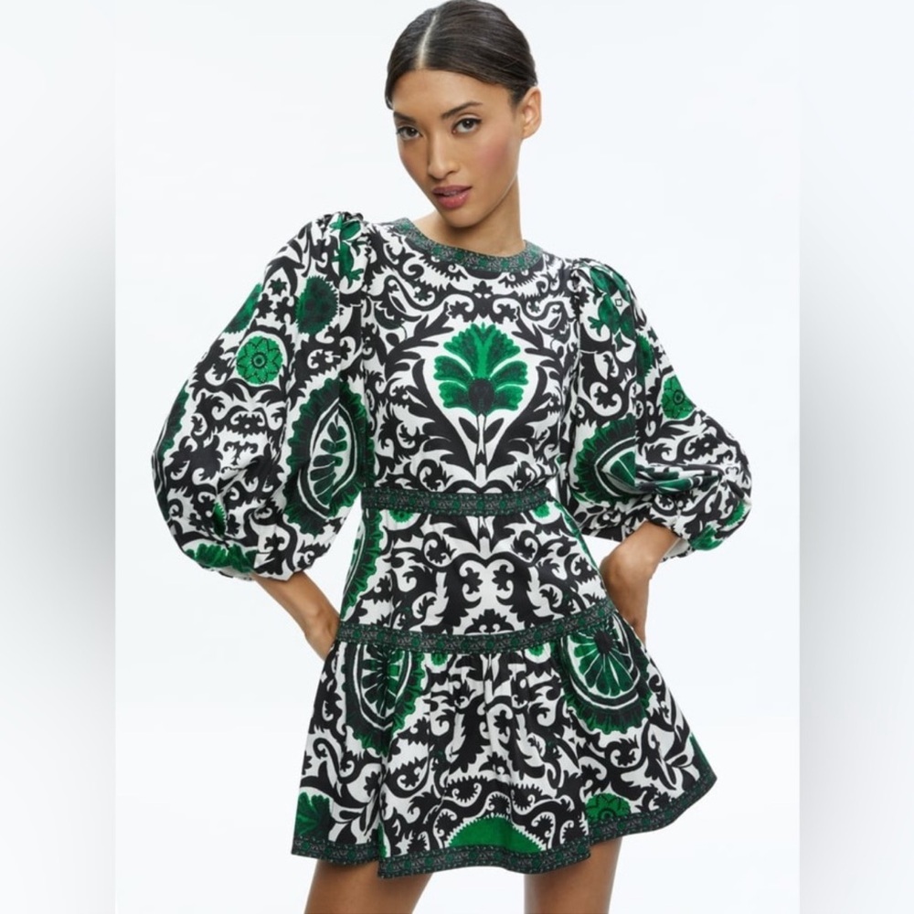 Alice + Olivia Shayla Pleated 3/4 Sleeve Tiered Dress Size 2 Mini Green Black